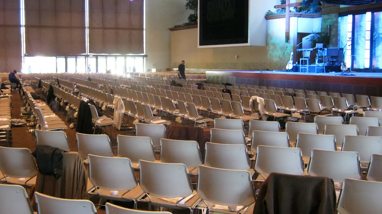 Southern Baptist Church ousts Saddleback