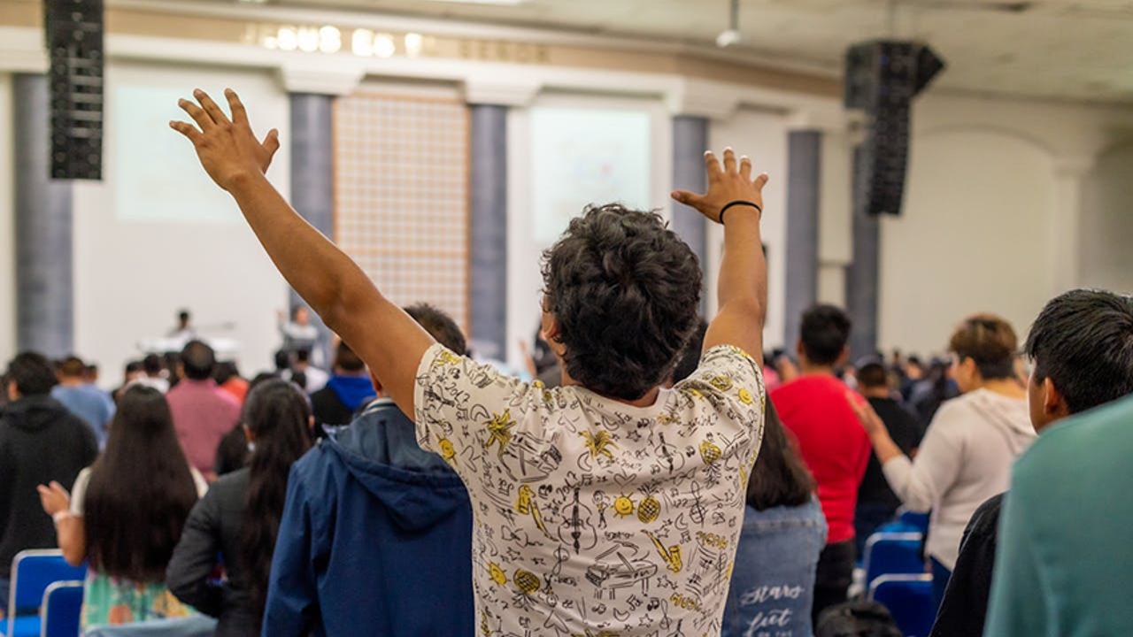More Young Americans Are Leaving Denominations – Here’s What They’re Choosing Instead